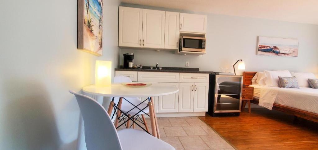 Oasis By The Bay Vacation Suites วาซากาบีช ภายนอก รูปภาพ